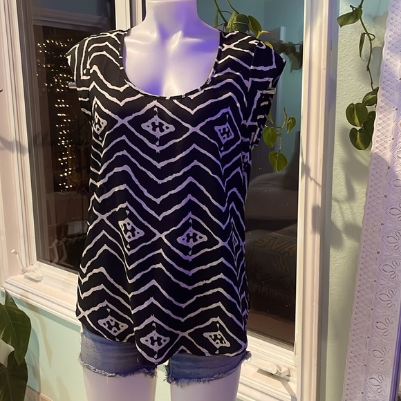 Cute patterned shirt - Picture 3 of 5